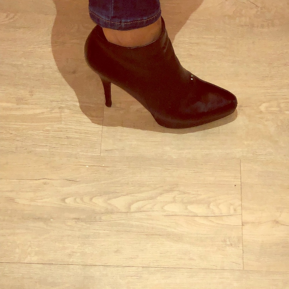 Black via Spiga boots size 6.5